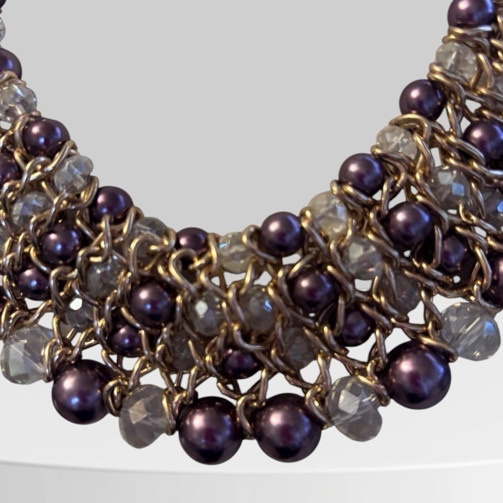 Elegant Purple Pearl and Beaded Gold Necklace - Picture 2 of 2